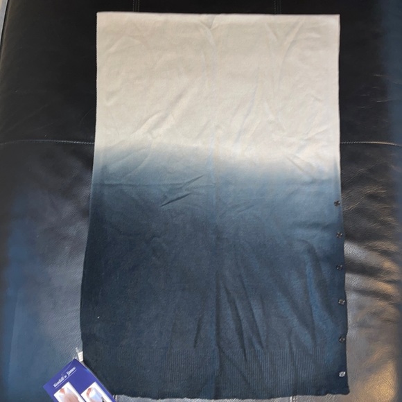 Kendall & James | Ombre Cardishawl - Picture 5 of 9